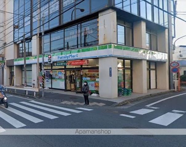 コンビニ　ファミリーマート（コンビニ）まで836m
