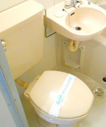 東京メトロ千代田線 町屋駅 徒歩12分 3階建 築15年のトイレ写真