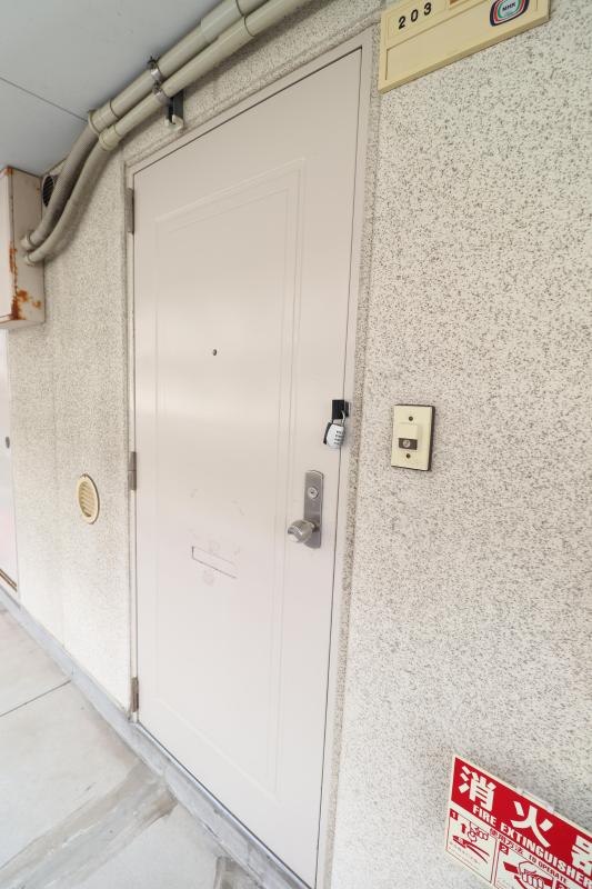 セキュリティ　呼び鈴とドアスコープ付