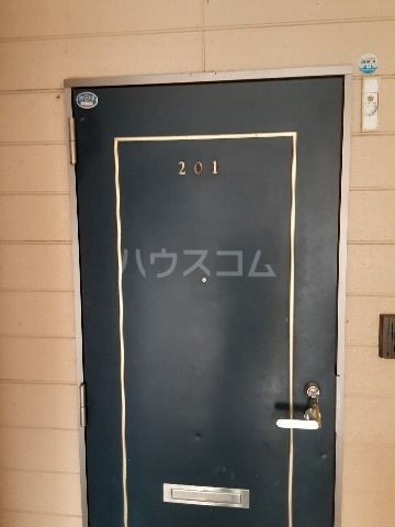 【磐田市西貝塚のアパートの玄関】