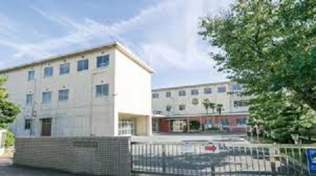 中学校　浜松市立西部中学校（中学校）まで989m