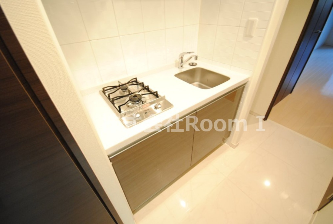 キッチン　コンパクトなキッチンで掃除もラクラク