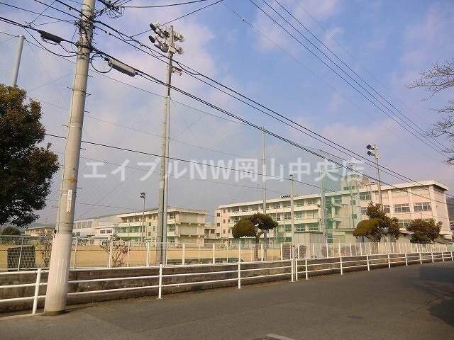 【岡山市北区大安寺中町のアパートの小学校】