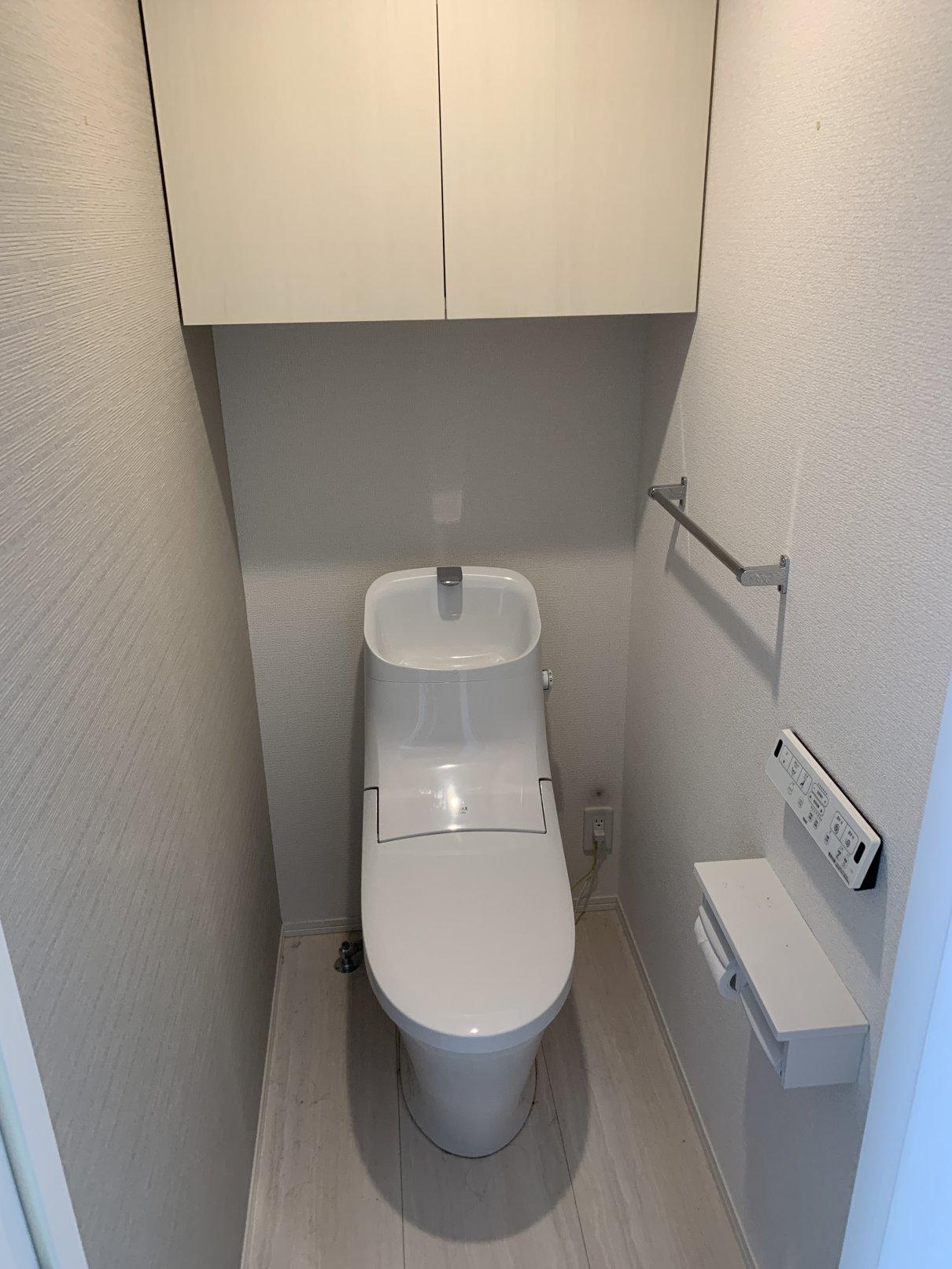 トイレ　温水洗浄便座付トイレ