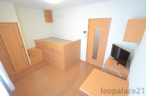 居室・リビング　備品や設備仕様は号室等により異なるため現地をご確認ください。