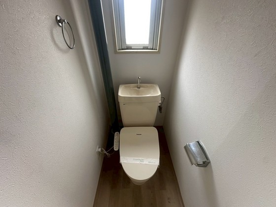 トイレ　※別号室の写真です