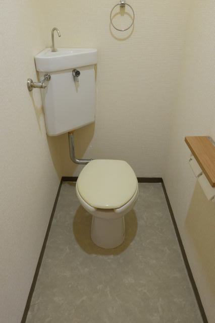 【和歌山市平井のアパートのトイレ】