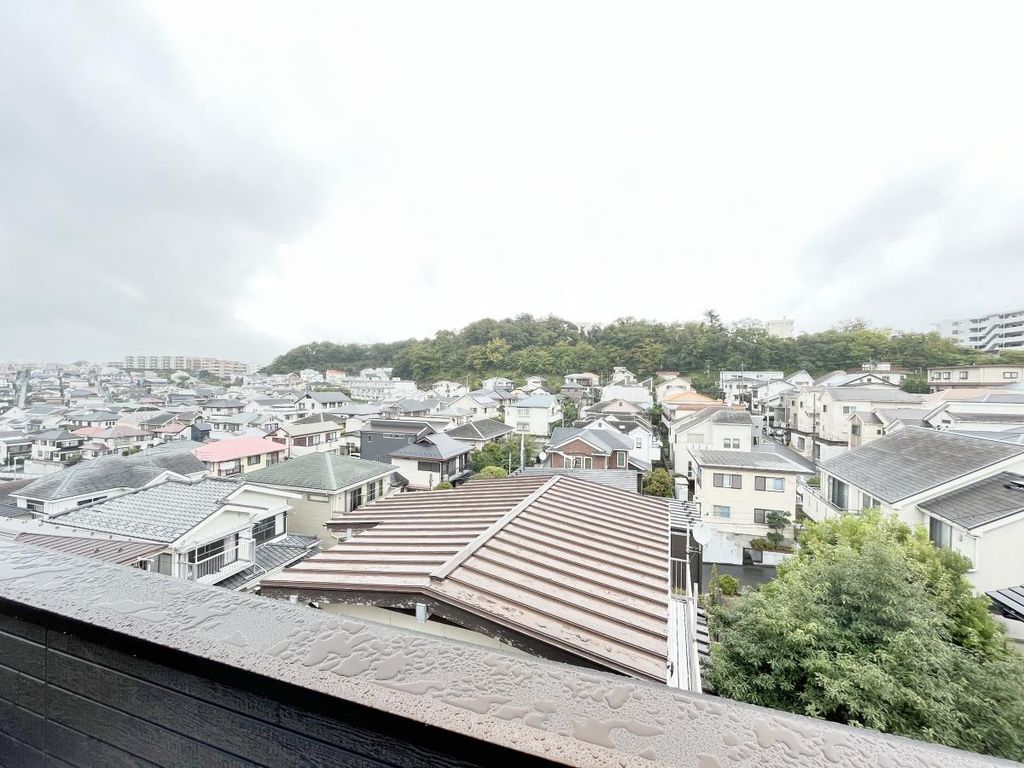 【横浜市磯子区森が丘のアパートの眺望】