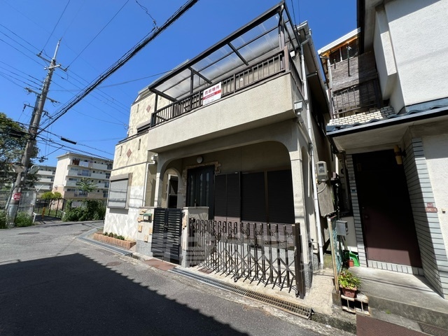 桜丘町貸家の建物外観