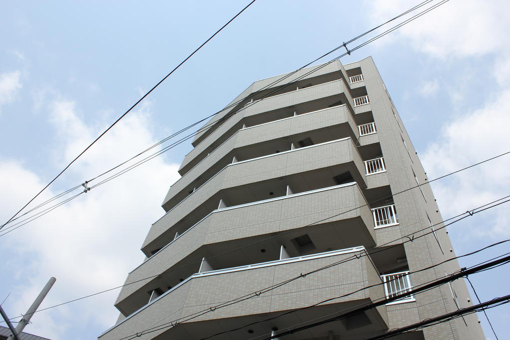 建物外観　綺麗なタイル貼り