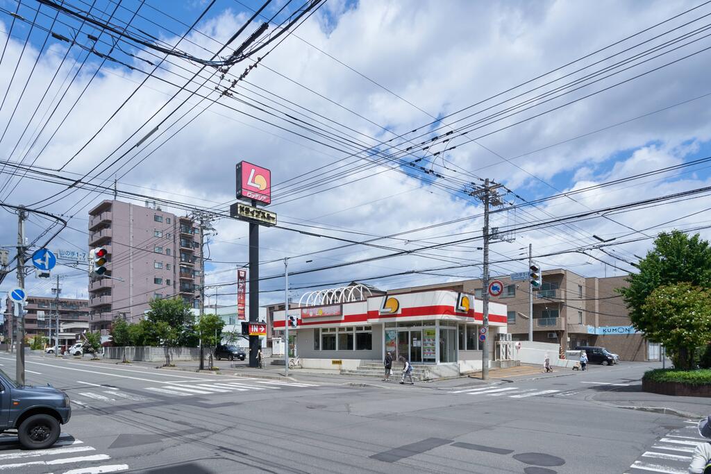 【札幌市中央区宮の森三条のマンションの飲食店】