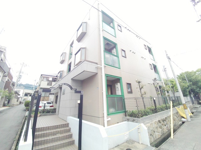 建物外観　閑静な住宅街、お洒落な外観ですよ