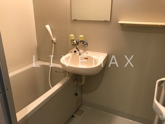 バス・シャワールーム　【見学予約受付中】当店の仲介手数料賃料の半月分以下でご紹介★