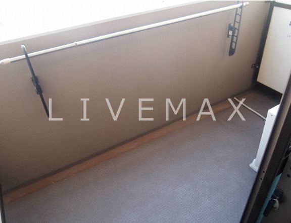 バルコニー　【見学予約受付中】当店の仲介手数料賃料の半月分以下でご紹介★