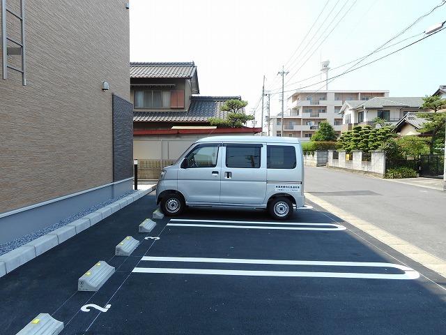 【アルカンジュ八町通の駐車場】