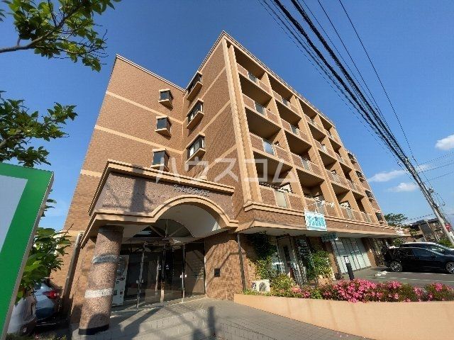 つくば市東新井のマンションの建物外観