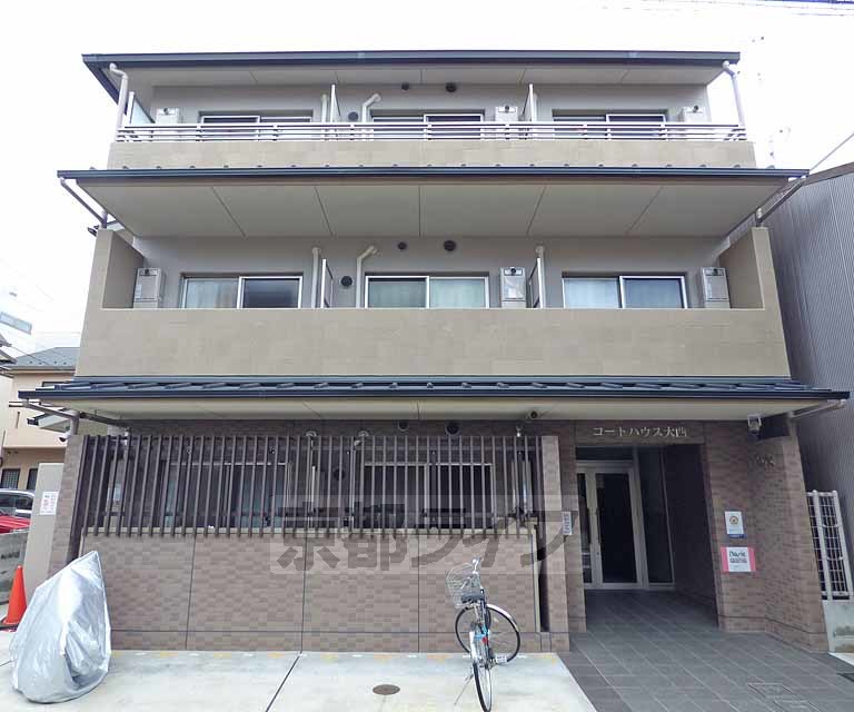 【京都市上京区木下突抜町のマンションの建物外観】