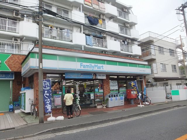 コンビニ　ファミリーマートエクセレンス野川店（コンビニ）まで349m