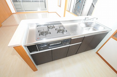 キッチン　★システムキッチン／３口コンロ★