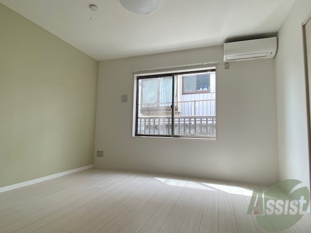 居室・リビング　こちらはリビングです。明るくていいですね。