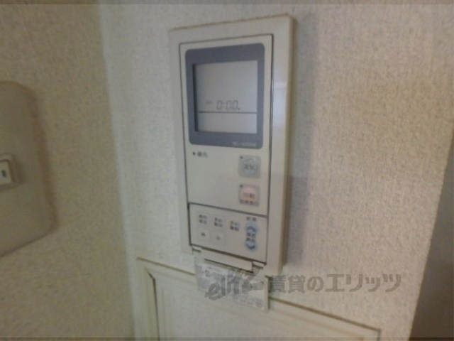 その他設備　給湯器リモコン
