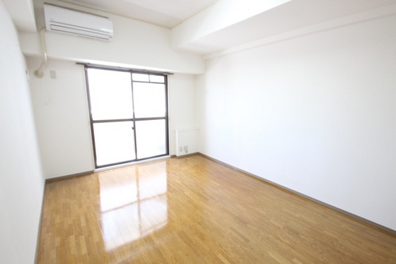 居室・リビング　※写真は別号室です