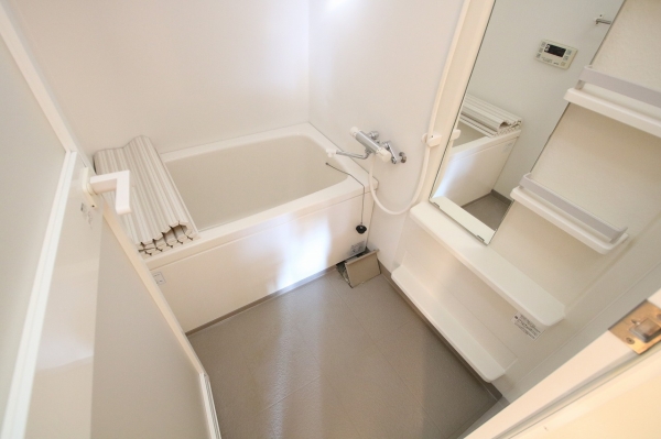 バス・シャワールーム　追い炊き機能完備で長湯にも対応できるポイントです