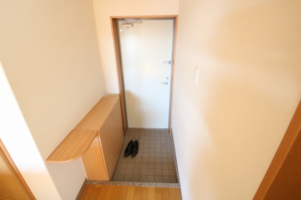 玄関　シューズボックス付きはうれしいポイントです。