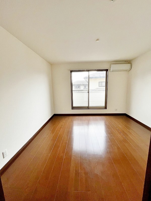 居室・リビング　★洋室8帖★