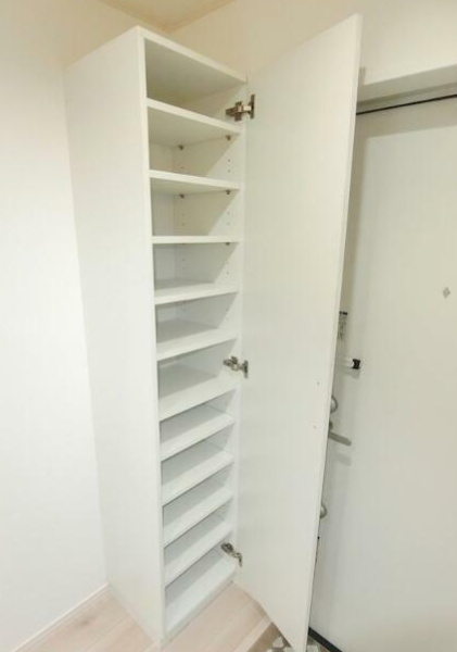 玄関　ハーミットクラブハウス横浜南軽井沢