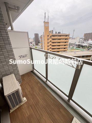 バルコニー　暖かな日差しのふりそそぐバルコニー