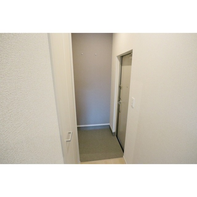 玄関　※建築中の為イメージ写真使用