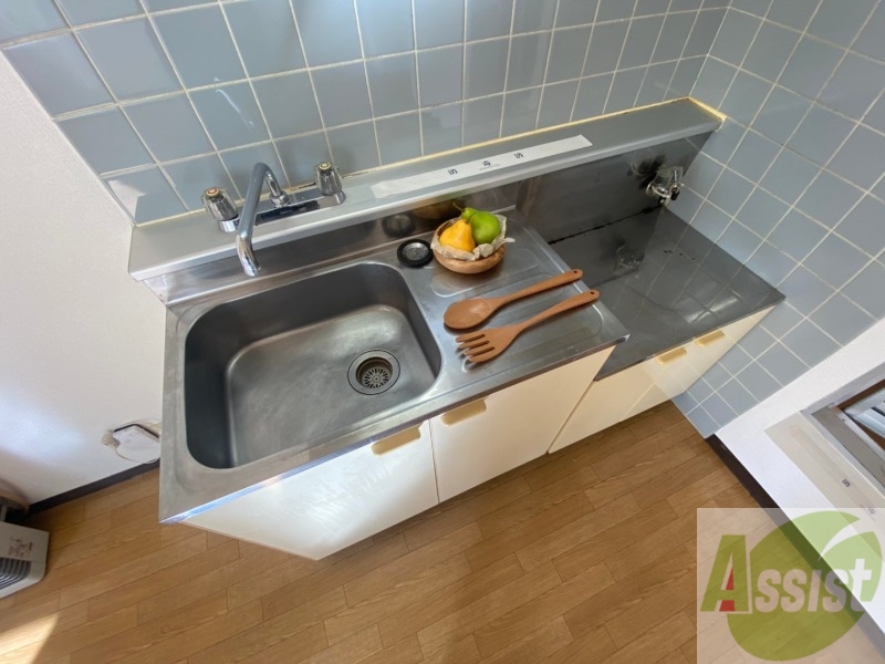 キッチン　こちらはキッチン。調理スペースもあり使いやすそうです。