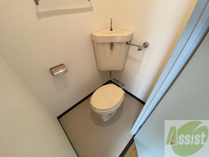 トイレ　こちらはトイレです。清潔感があり、安心して使用できます。