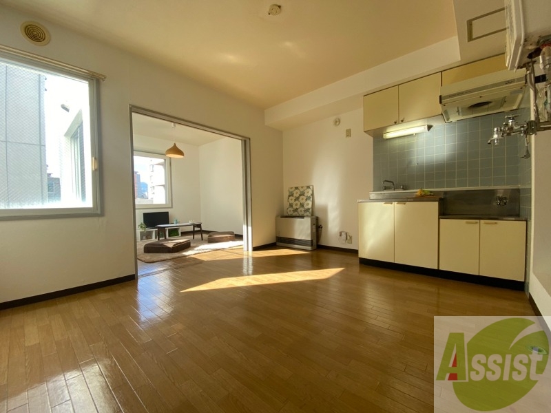 居室・リビング　７帖のＤＫ。引き戸を開けると解放感があります。