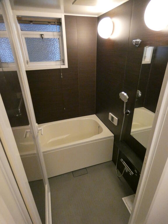 バス・シャワールーム　バス