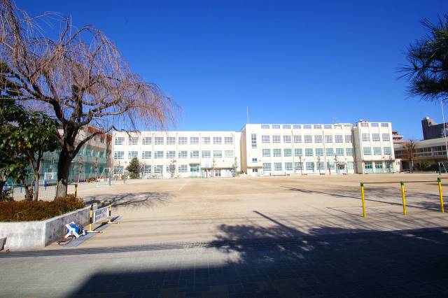 小学校　豊臣小学校（小学校）まで353m