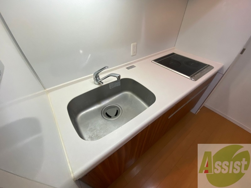 キッチン　洗い場が大きくて洗い物もしやすそうです。