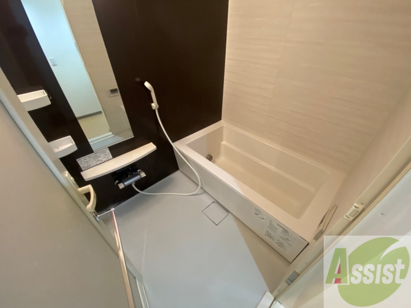 バス・シャワールーム　お風呂になります。一日の疲れを癒してくださいね。