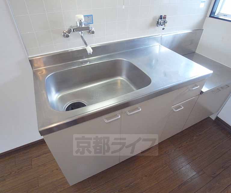 キッチン　流しも大きく、料理がはかどりそうです。