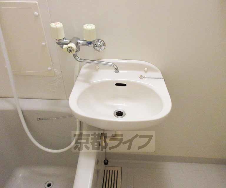 洗面設備　洗面台です