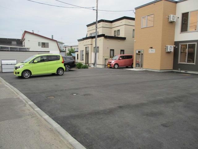駐車場　駐車場