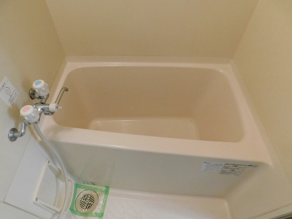 バス・シャワールーム　※別室同じ間取りの写真。現況を優先します。