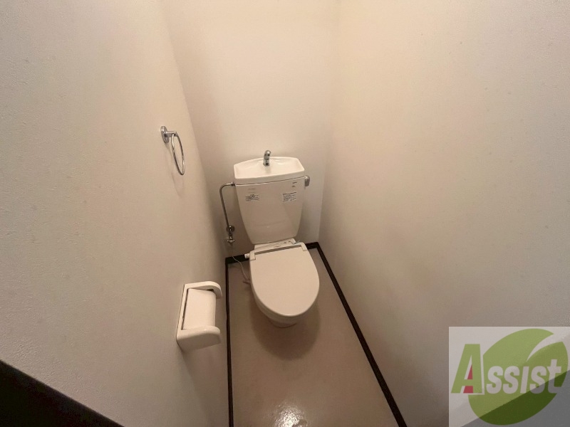 トイレ　こちらはトイレです。清潔感があり、安心して使用できます。