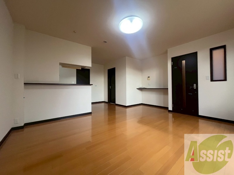 居室・リビング　広々としたリビングですね。使い勝手がよさそうですね！