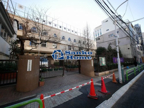 小学校　台東区立黒門小学校（小学校）まで585m