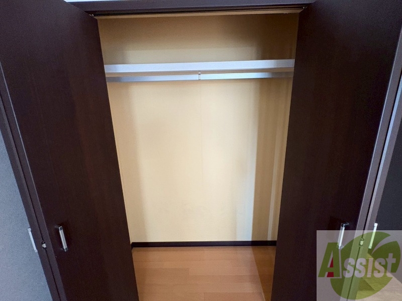 収納　寝室の収納です。部屋がすっきり片付きます。