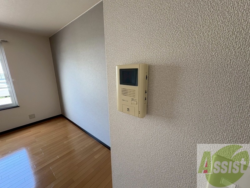 セキュリティ　ＴＶモニター付インターホンです。来客者の顔が見えるので安心！