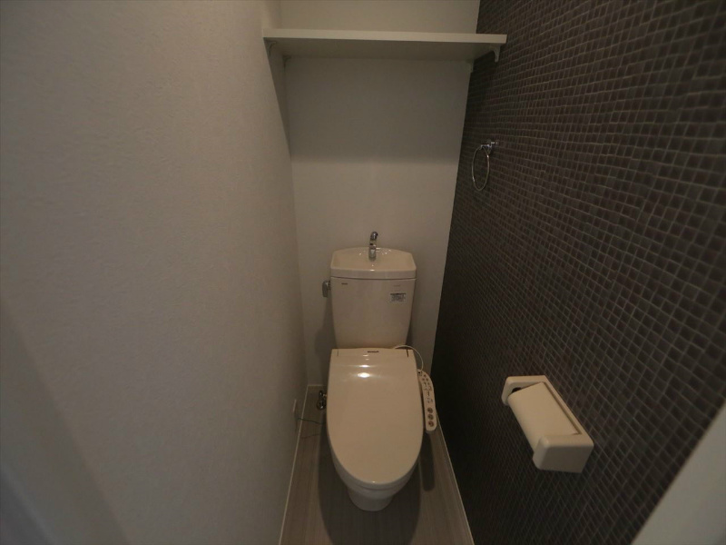 トイレ　温水洗浄暖房便座付トイレ