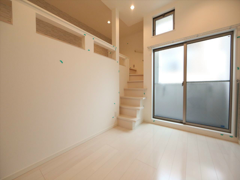 居室・リビング　洋室6帖　上階ロフト4.6帖（収納でもお部屋でも使えます）